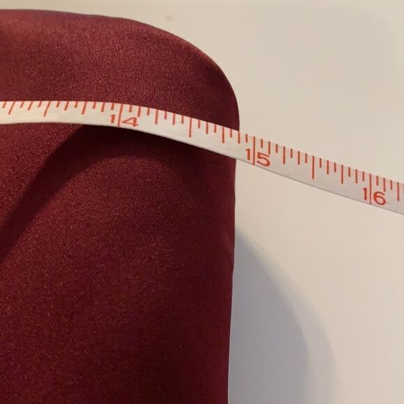 𝅺david’s Bridal maroon strapless bridesmaids gown and/or prom dress - Picture 8 of 8